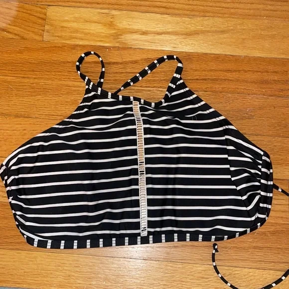 Halter bikini top - Picture 2 of 4